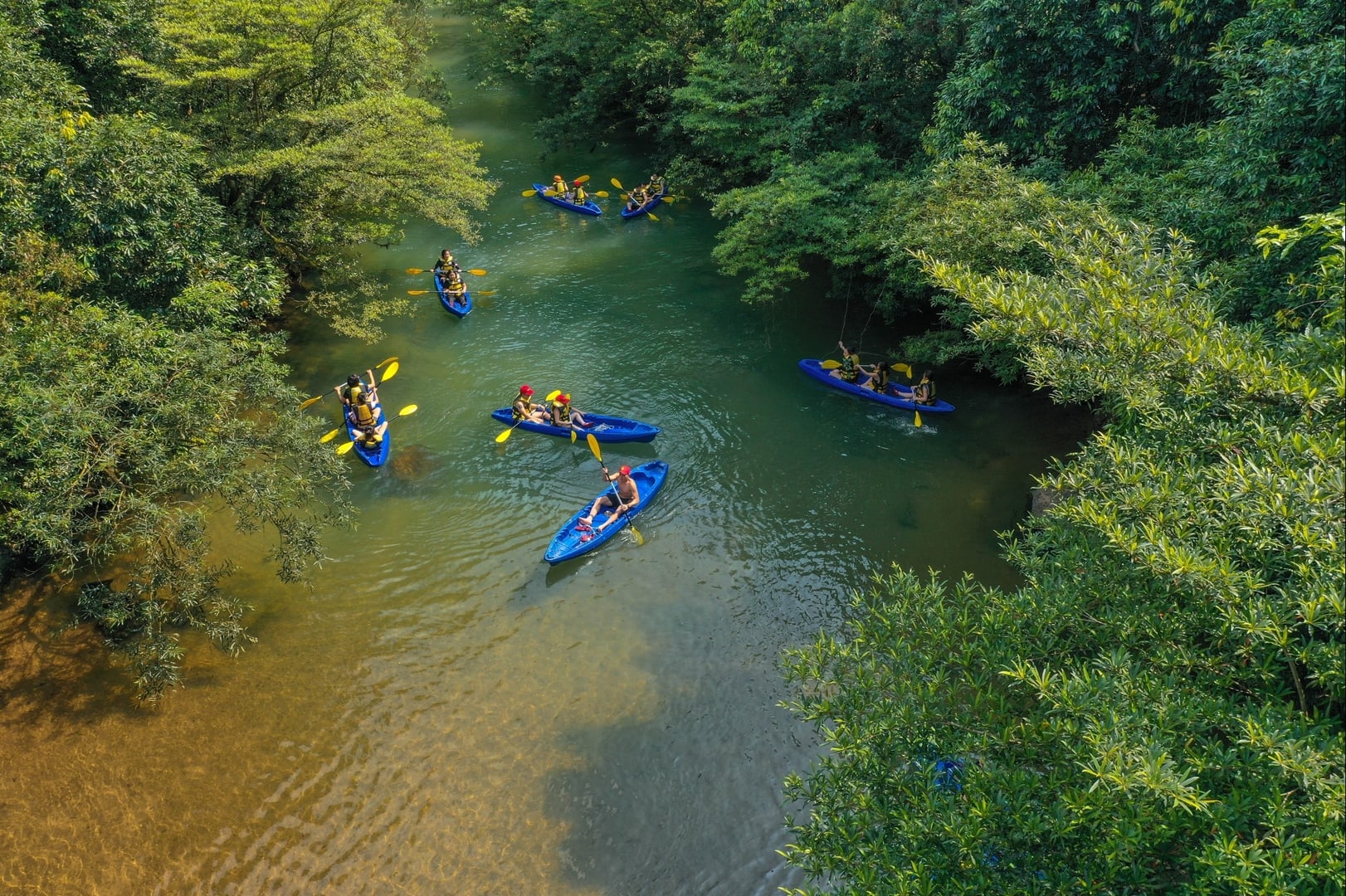 Hang Trạ Ang điểm du lịch nhẹ nhàng trong các tour Du lịch mạo hiểm tại Quảng Bình