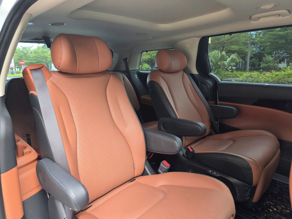 Kia Carnival 7 chỗ vip tại Đồng Hới