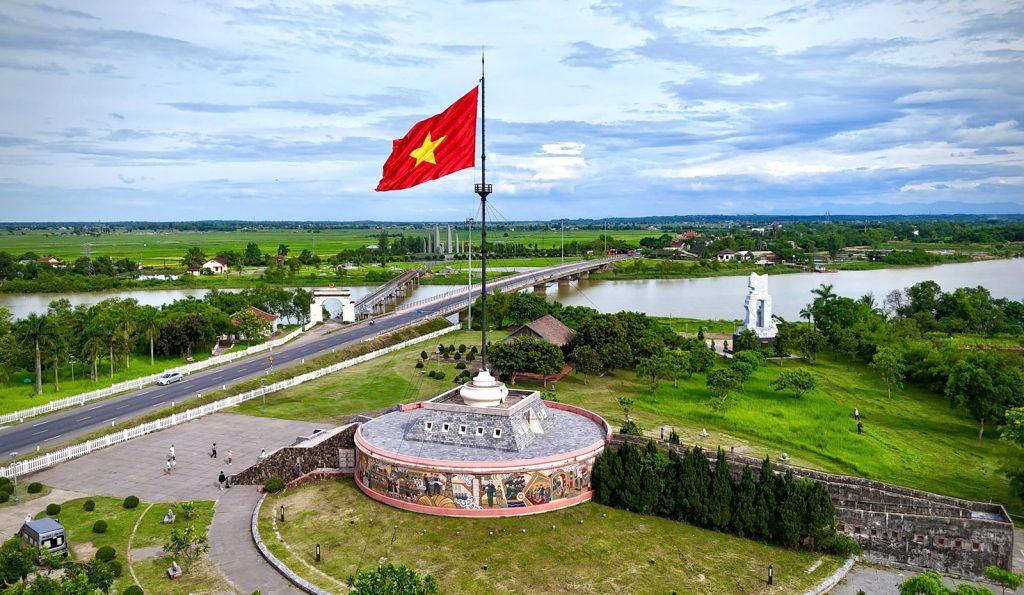 Di tích cầu Hiền Lương Sông Bến Hải
