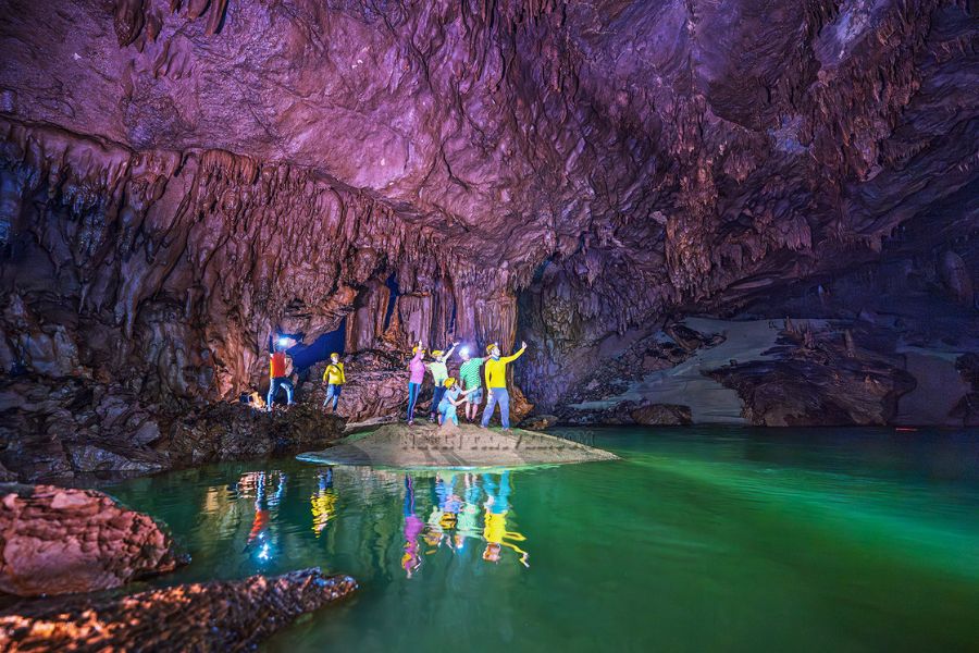 Phong Nha Kẻ Bàng là di sản thiên nhiên thế giới với hệ thống hang động kỳ vĩ