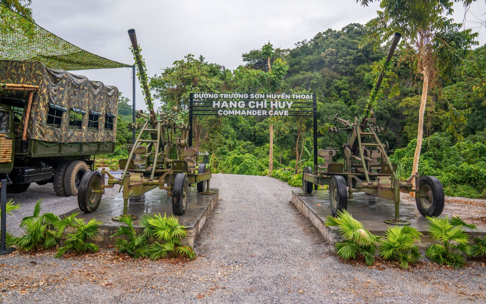 Hang Chỉ Huy tại Phong Nha