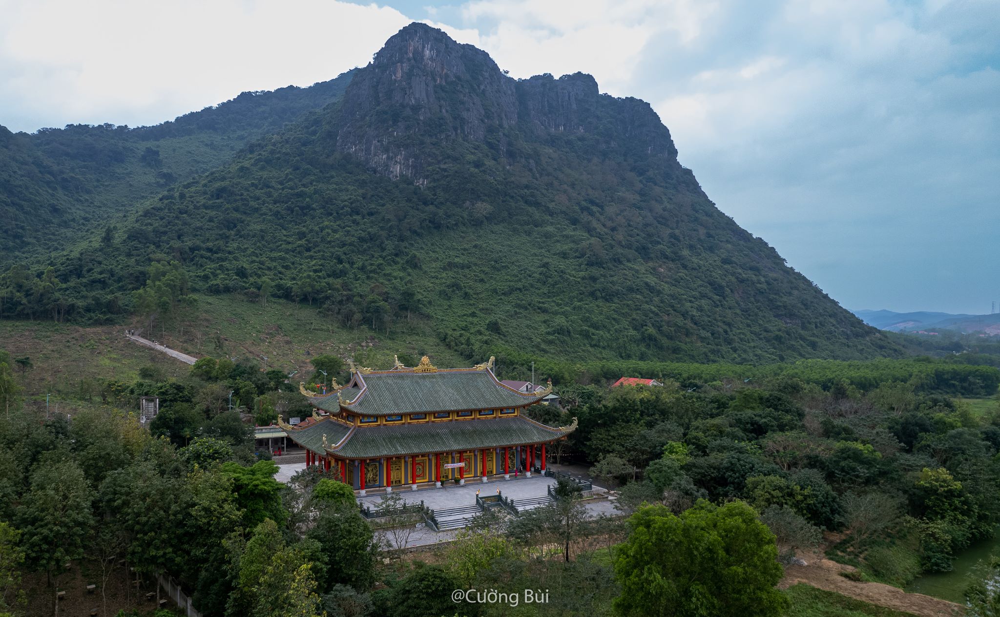 Chùa Kim Phong dưới chân núi thần đinh